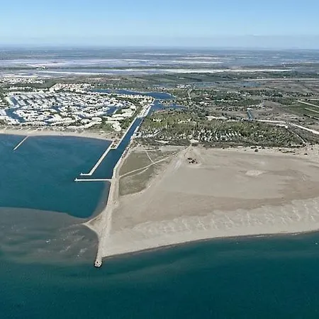 Climatise Pour 5 Personnes, Camargue Village, Quartier Du Boucanet Au Grau-du-roi. * Le Grau-du-Roi